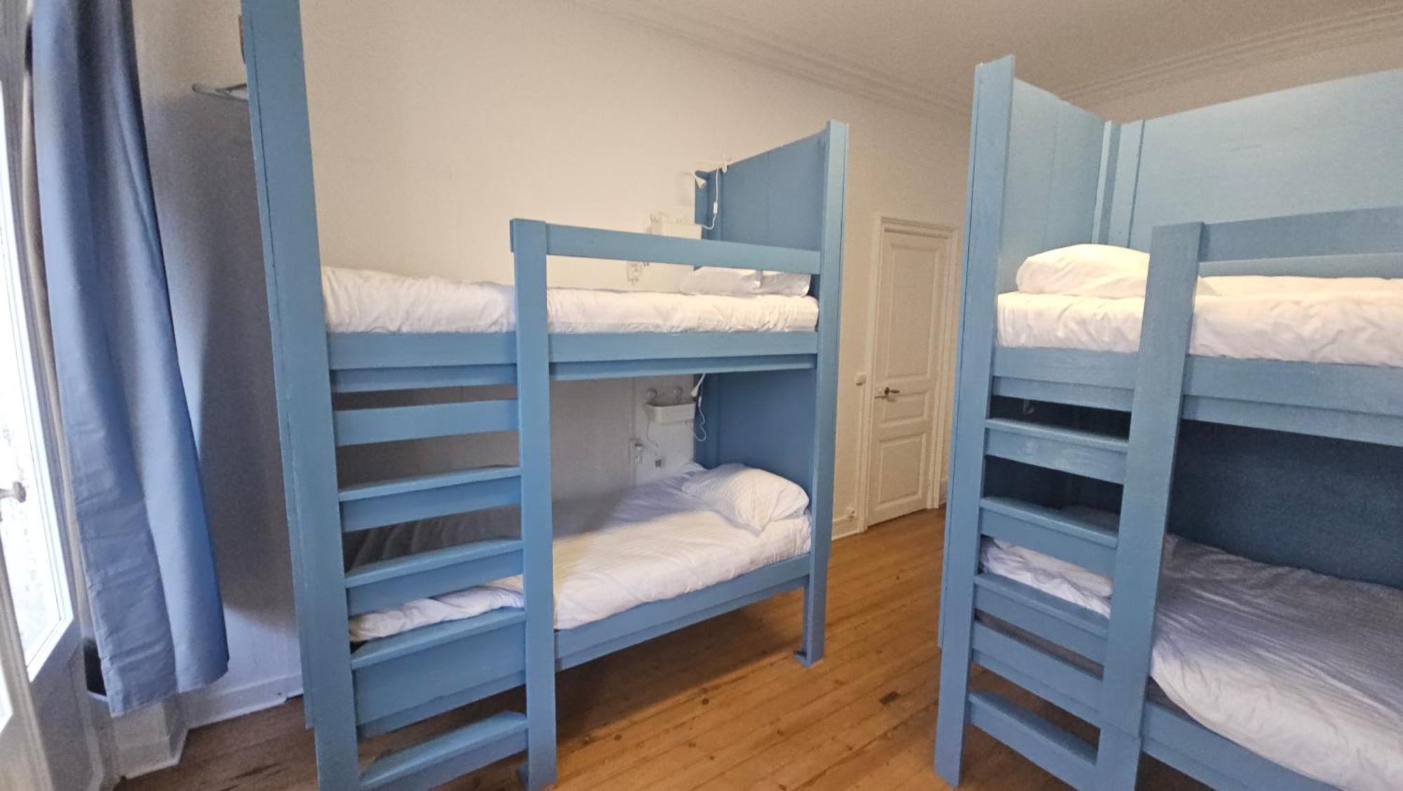 Bed In 6-Bed Mixed Dormitory Le Jardin Cafe Bordéus Exterior foto